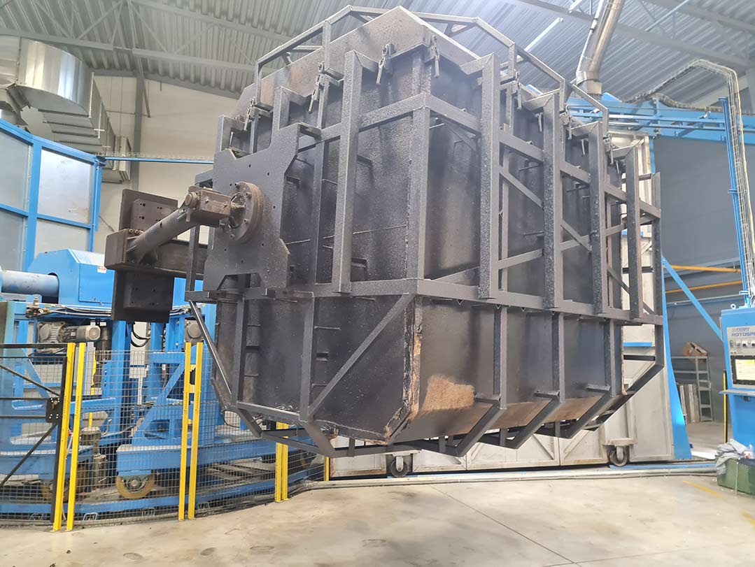 ClearFox® rotationally moulded containers